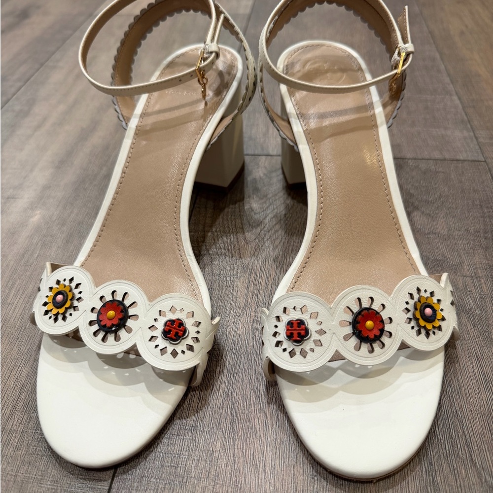 Tory Burch Marguerite Heel in Ivory with  Floral Accents Size 9.5